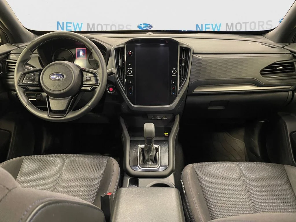 Used 2025 Pearl Subaru Premium image 10
