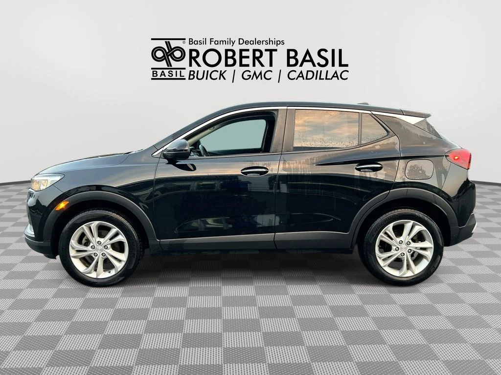 Used 2022 Black Buick Preferred image 5