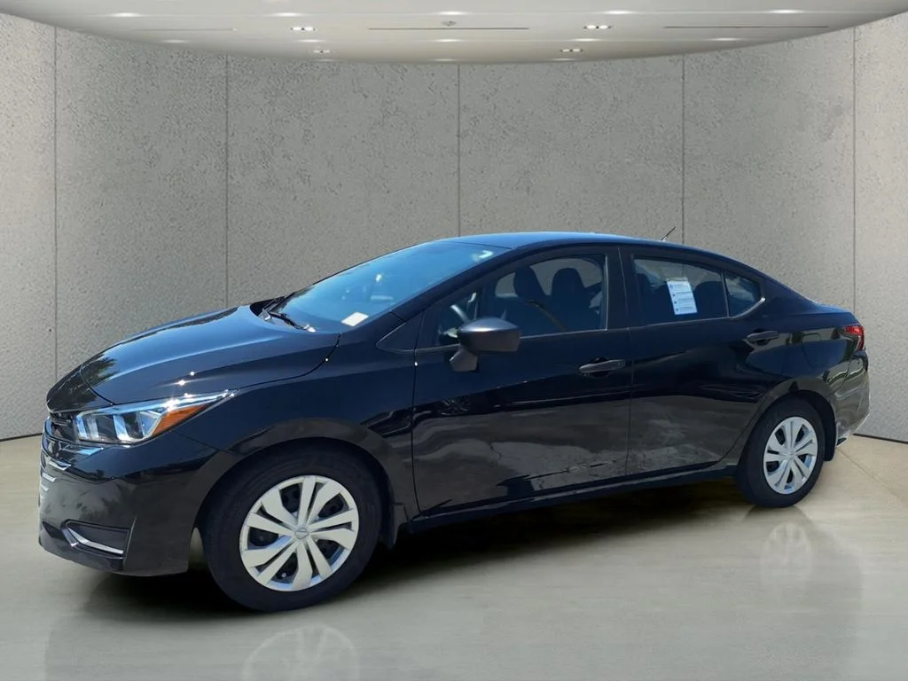 2023 Nissan Versa 1.6 S CVT's photo