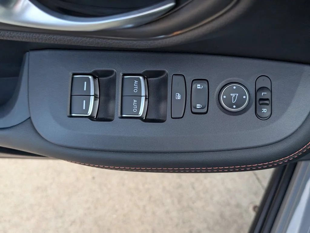 Used 2025  Honda Sport image 16
