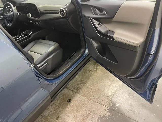 Used 2026 Lakeshore Blue Metallic Chevrolet LT image 21