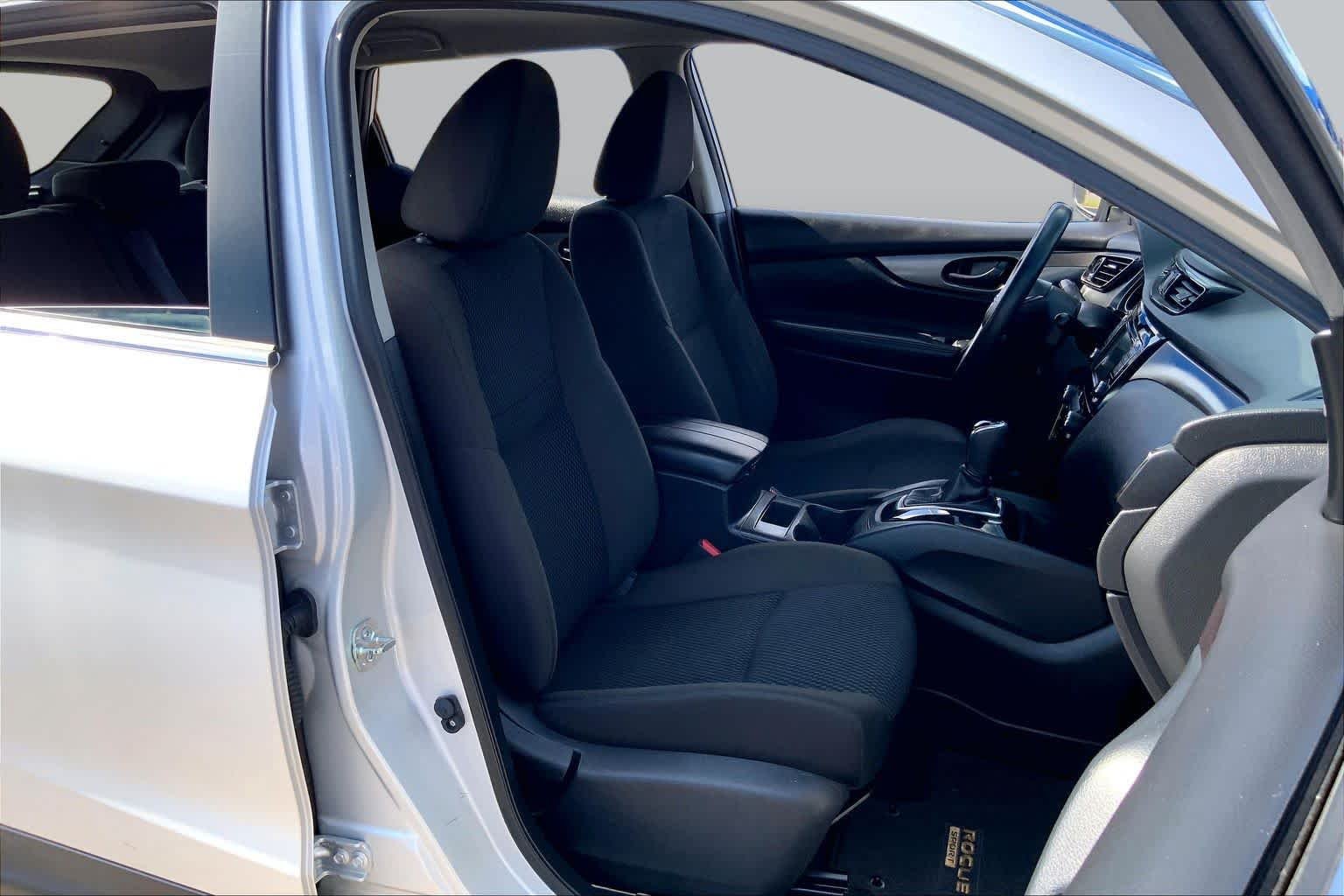 Used 2021 Brilliant Silver Metallic Nissan S image 9