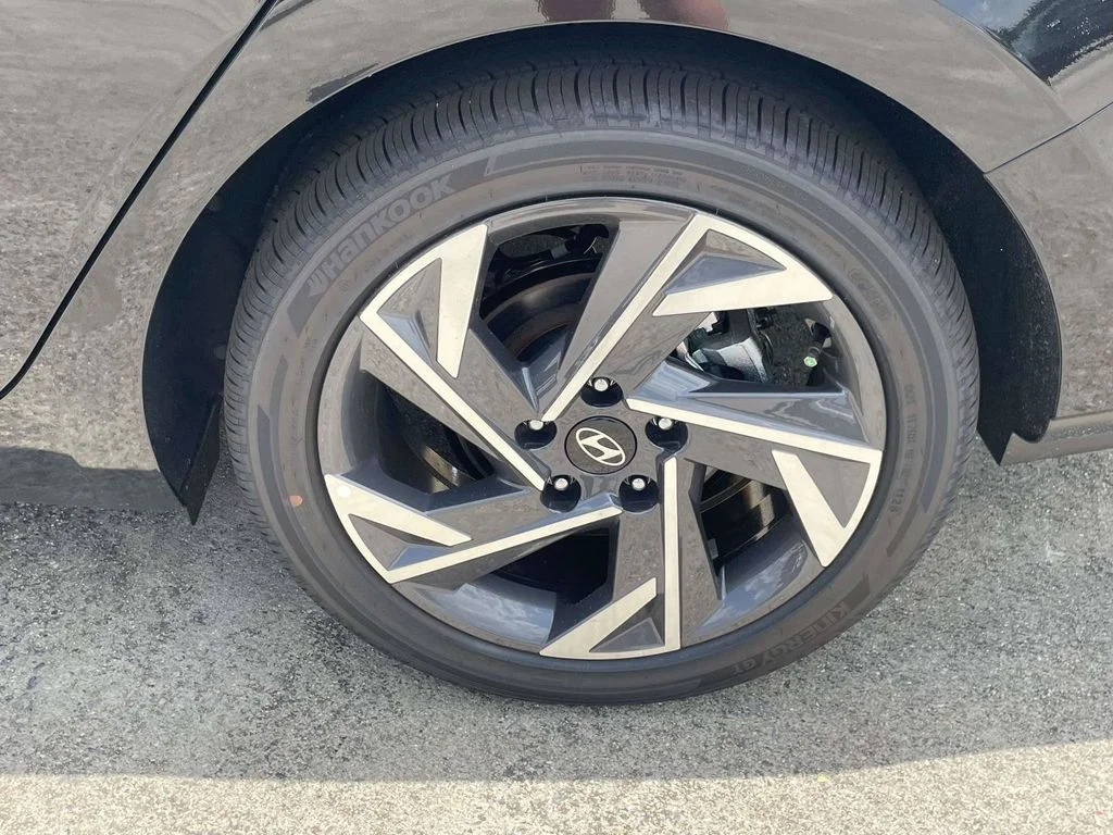 New 2026 Black Hyundai Limited image 24