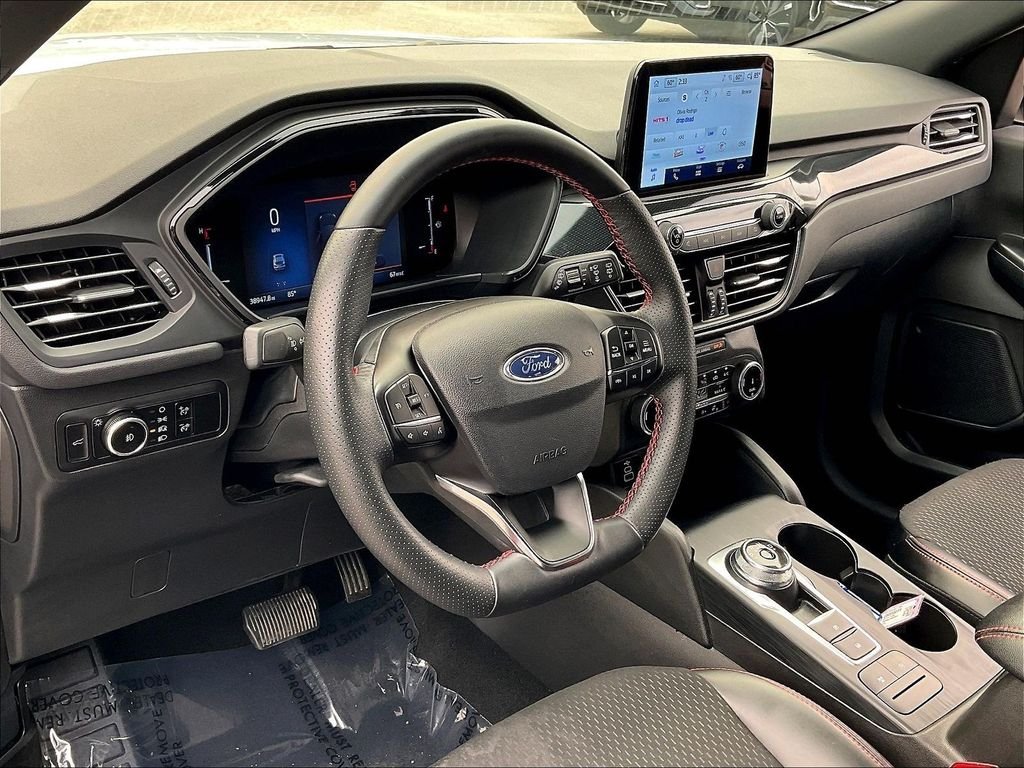 Used 2025 Space Silver Metallic Ford ST-Line Select image 8