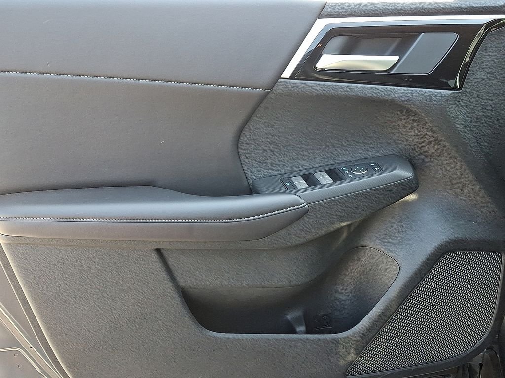 New 2026 Gray Nissan SL image 9