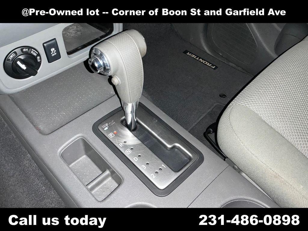 Used 2019 Silver Nissan SV image 25