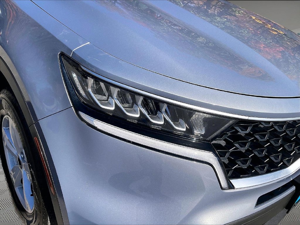 Used 2023 Silver Kia LX image 30