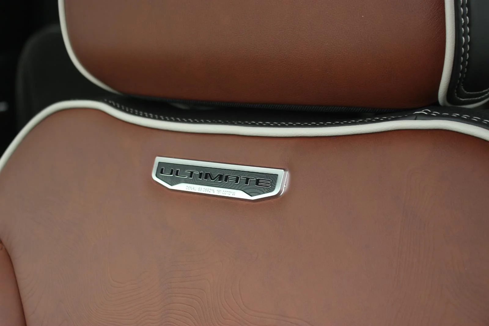 Used 2025 Sterling Metallic GMC Denali Ultimate image 19