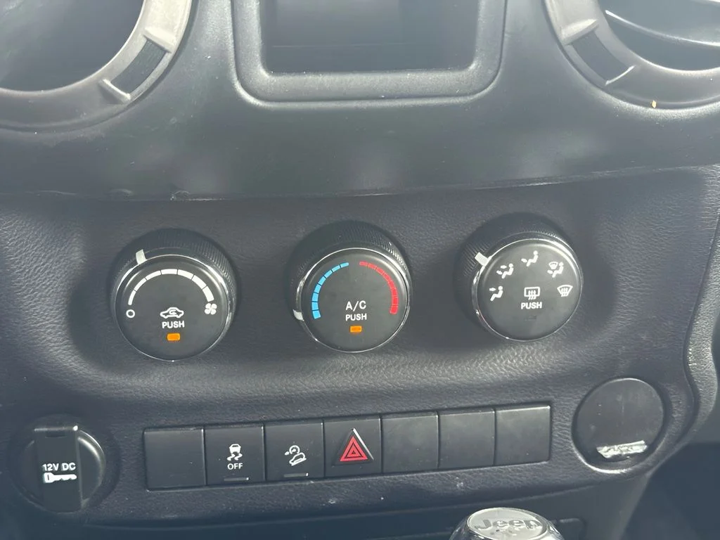 Used 2015 White Jeep Sport image 9