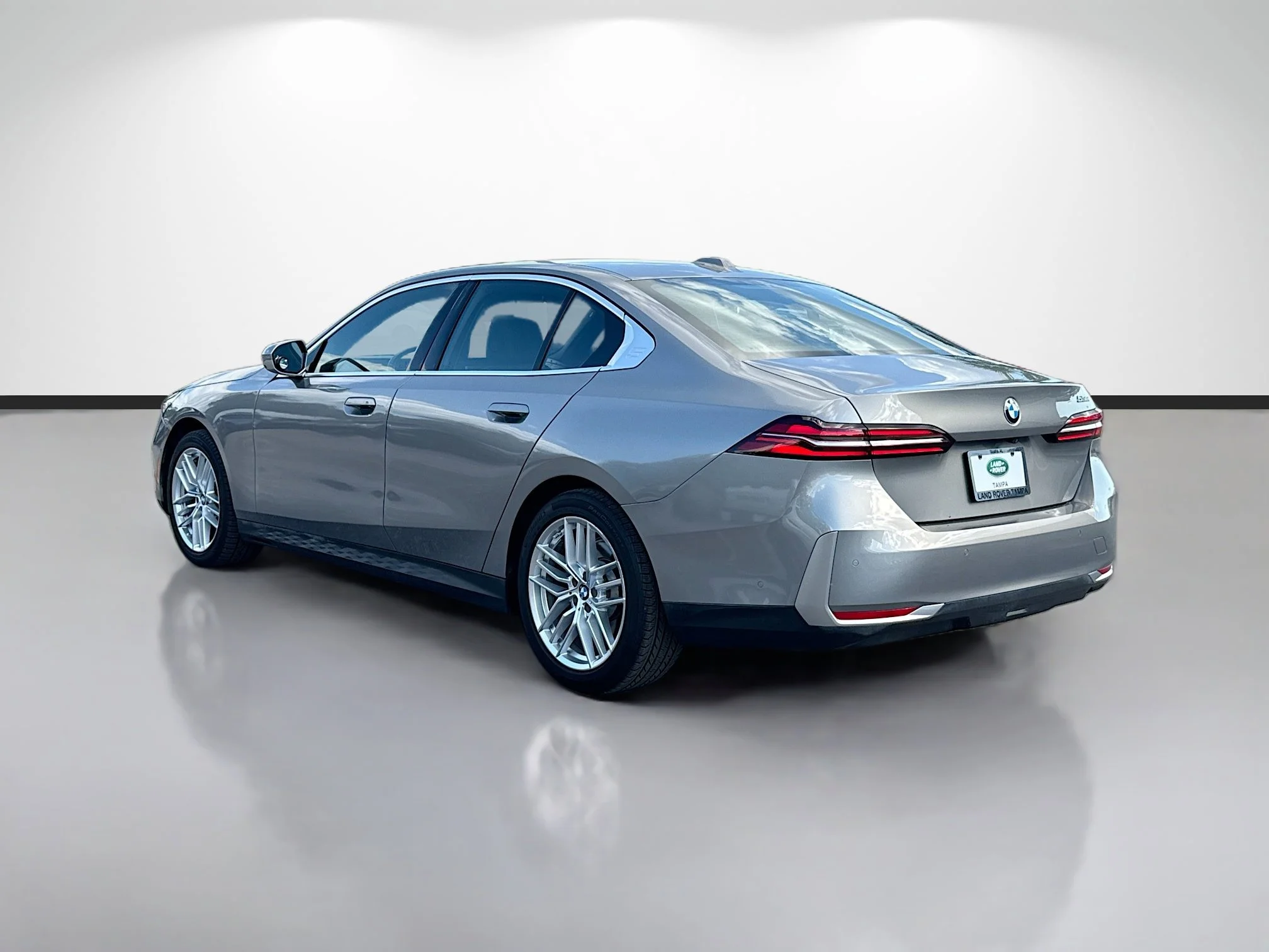 Used 2024 Gray Metallic BMW 530i image 3