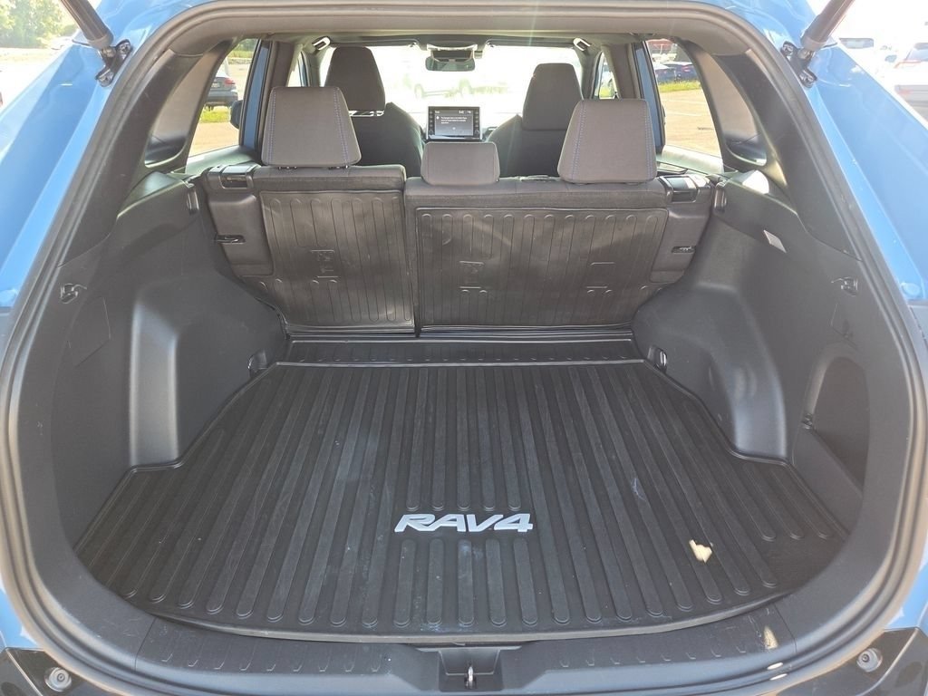 2022 Toyota RAV4 SE - Photo 28