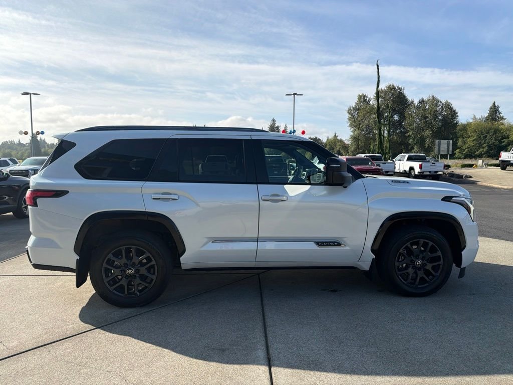 Used 2025  Toyota Limited image 7