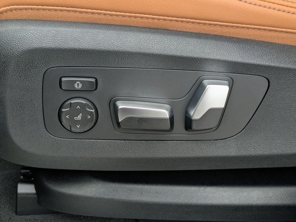 New 2026 Black Sapphire Metallic BMW xDrive40i image 13