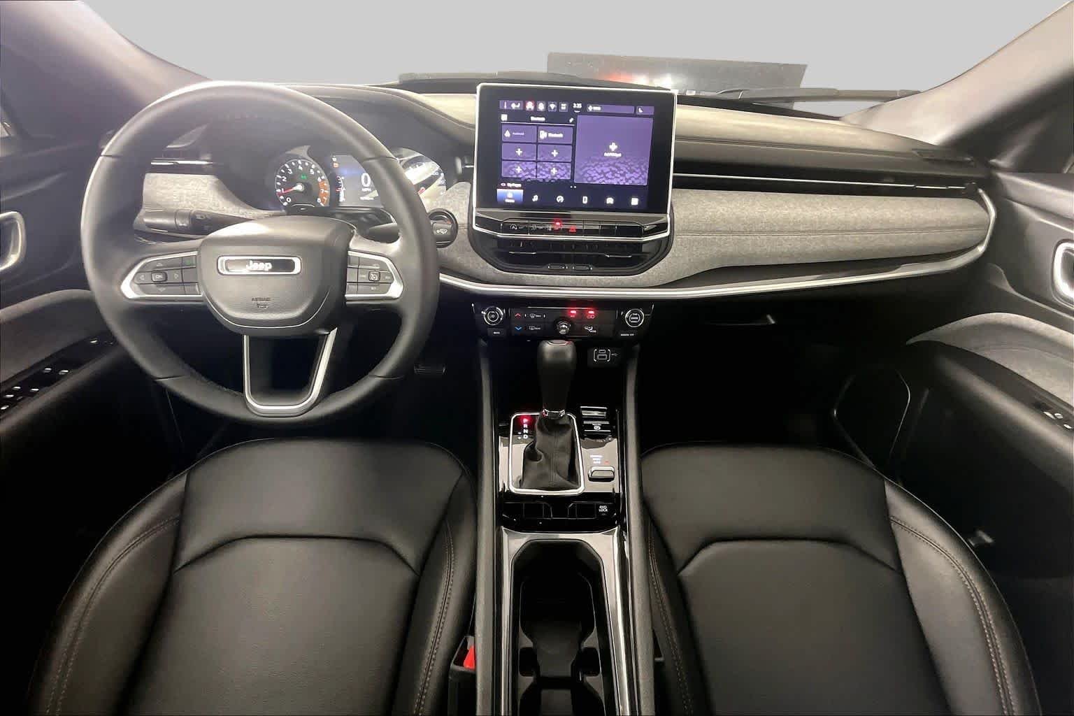 Used 2024 White Jeep Latitude Lux FWD image 15