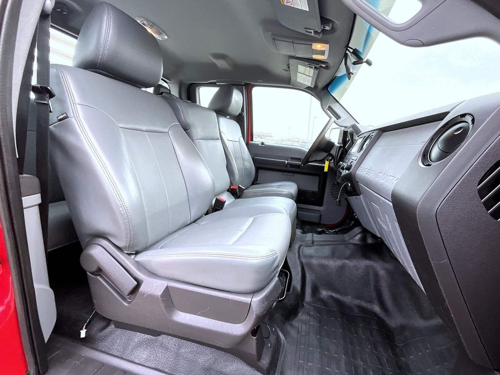 Used 2015 Red Ford XL image 17