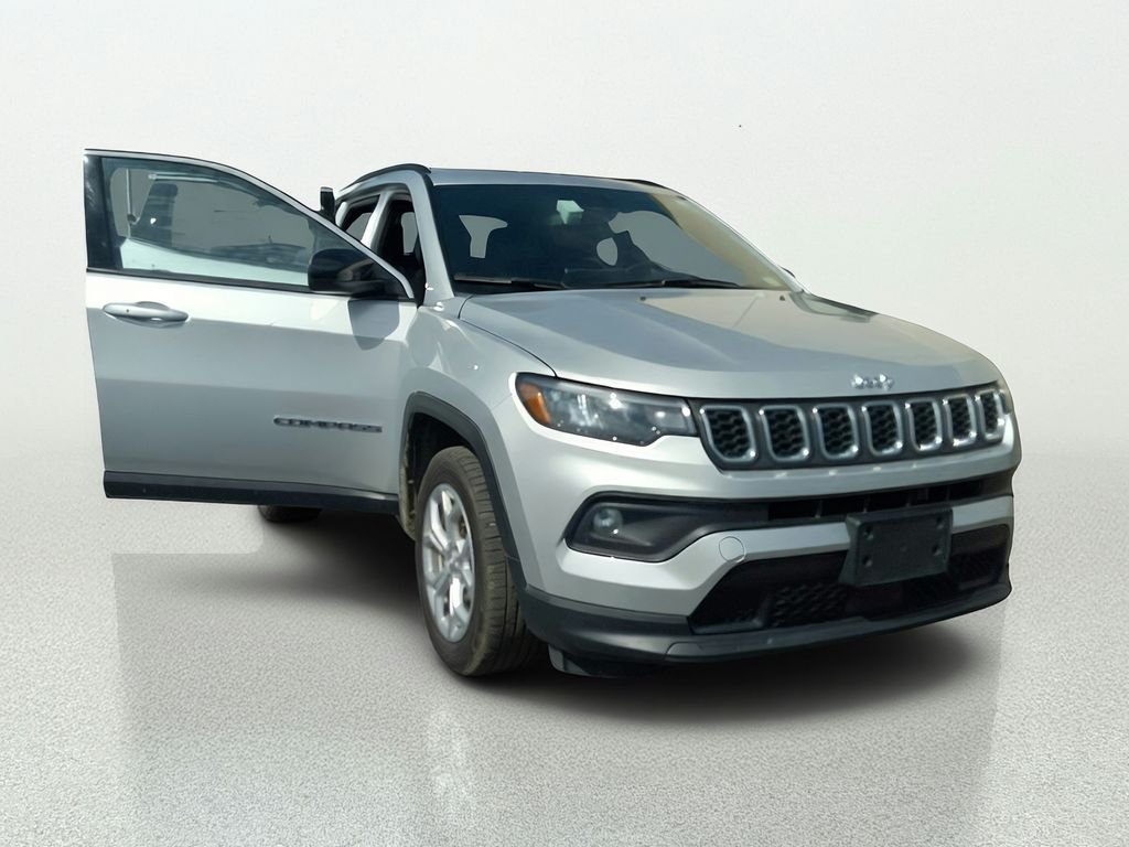 Used 2024 Silver Jeep Latitude image 8