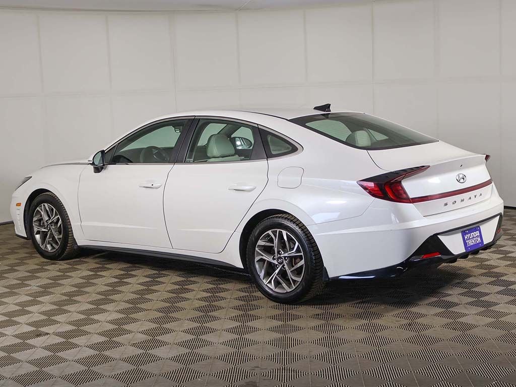 Used 2022 Gray Hyundai SEL image 9