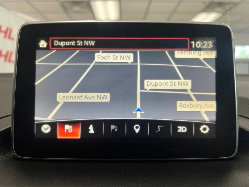Used 2016 White Mazda i Grand Touring image 29