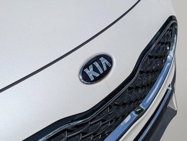Used 2022 White Kia EX image 12