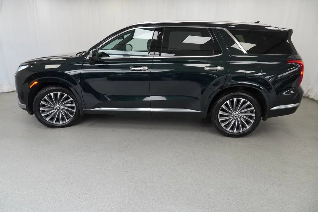 Used 2023 Green Hyundai Calligraphy image 6