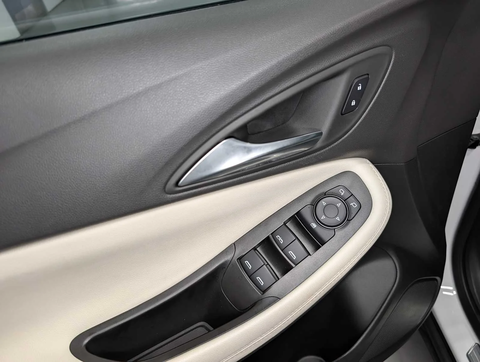 Used 2023 Summit White Buick Preferred image 37