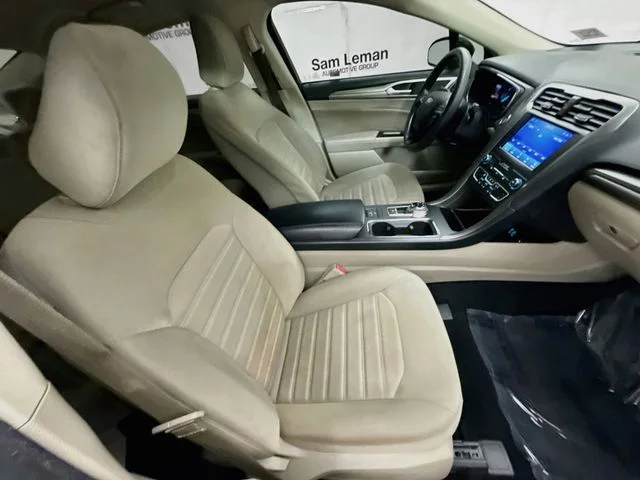 Used 2020 Blue Ford SE image 26