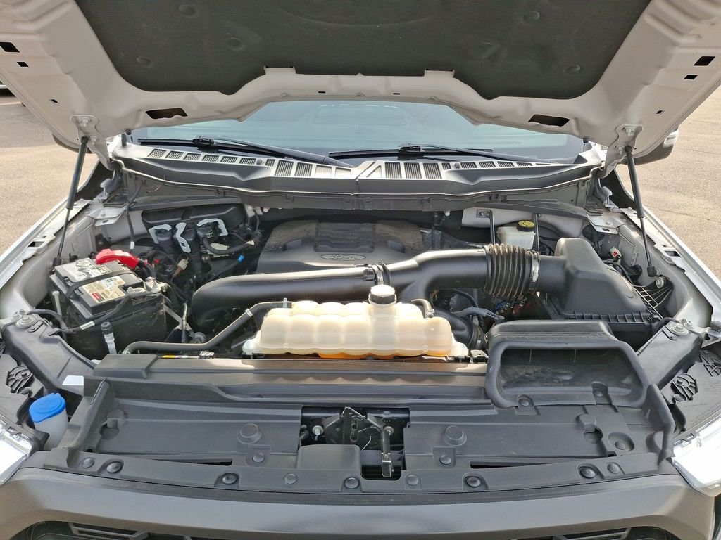 Used 2022 White Ford XLT image 17