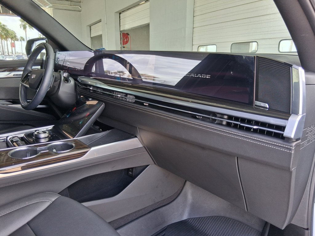 Used 2026 Vibrant White Tricoat Cadillac 1SA image 19