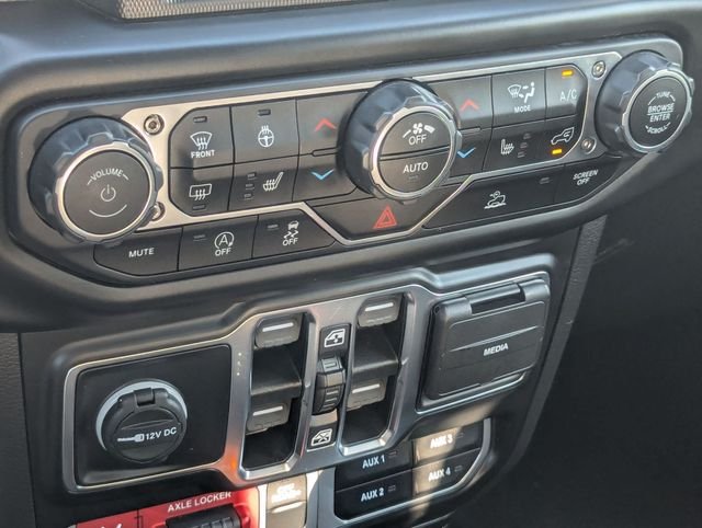 Used 2022 Black Clearcoat Jeep Mojave image 20