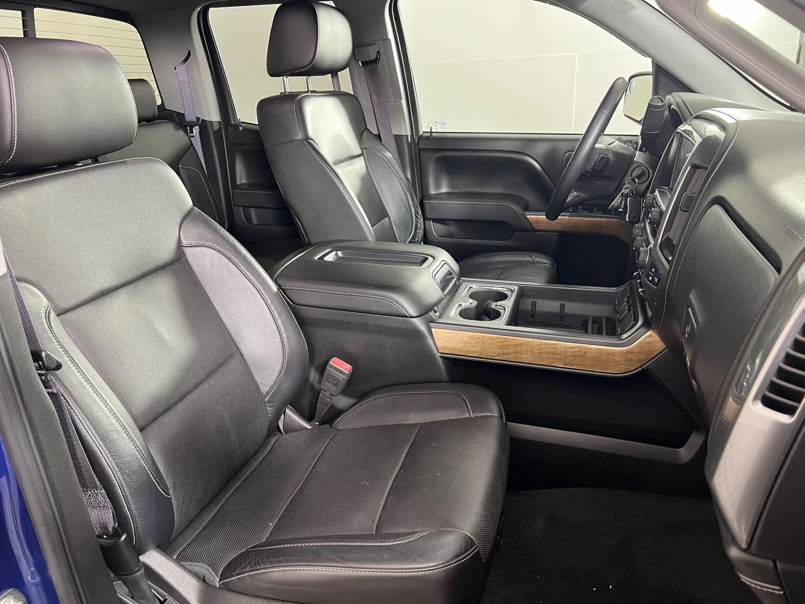 Used 2015 Deep Ocean Blue Metallic Chevrolet LTZ image 23