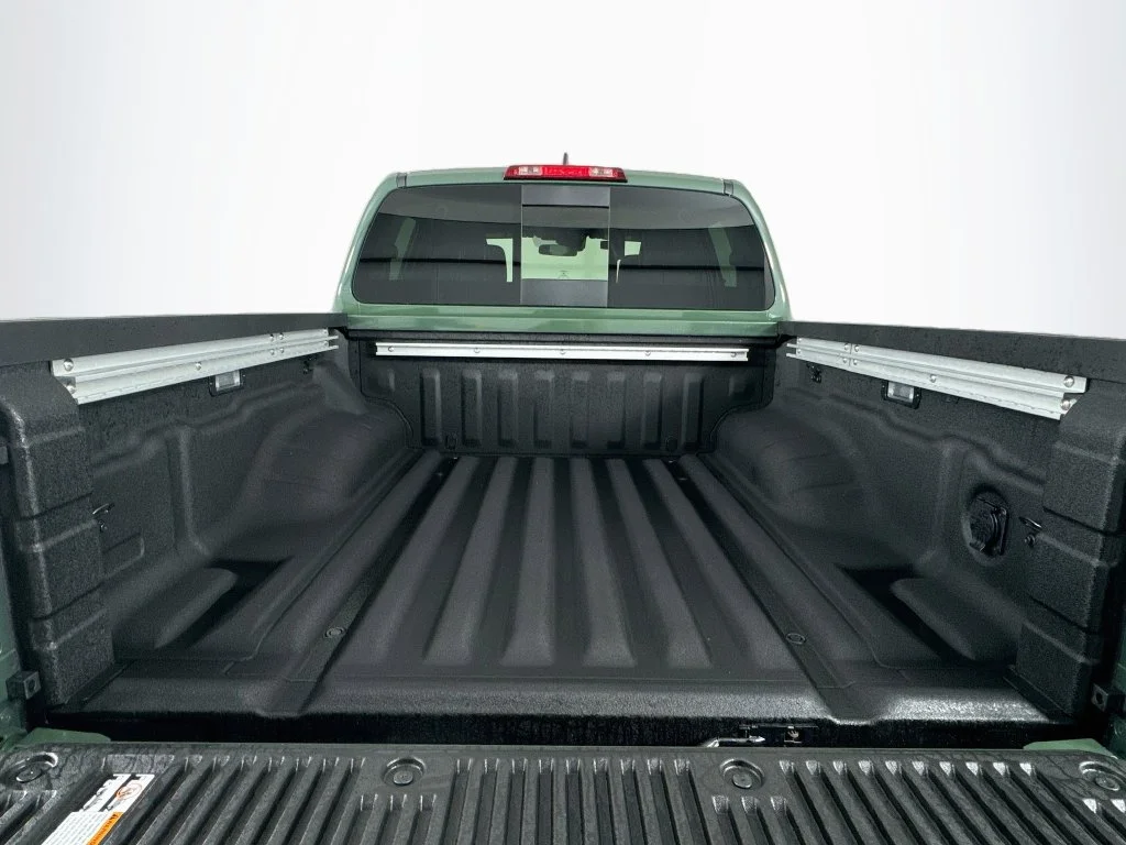 New 2027 Green Nissan PRO-4X image 29