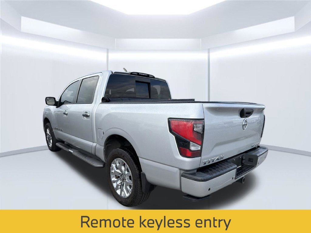 Used 2020 Silver Nissan SL image 9