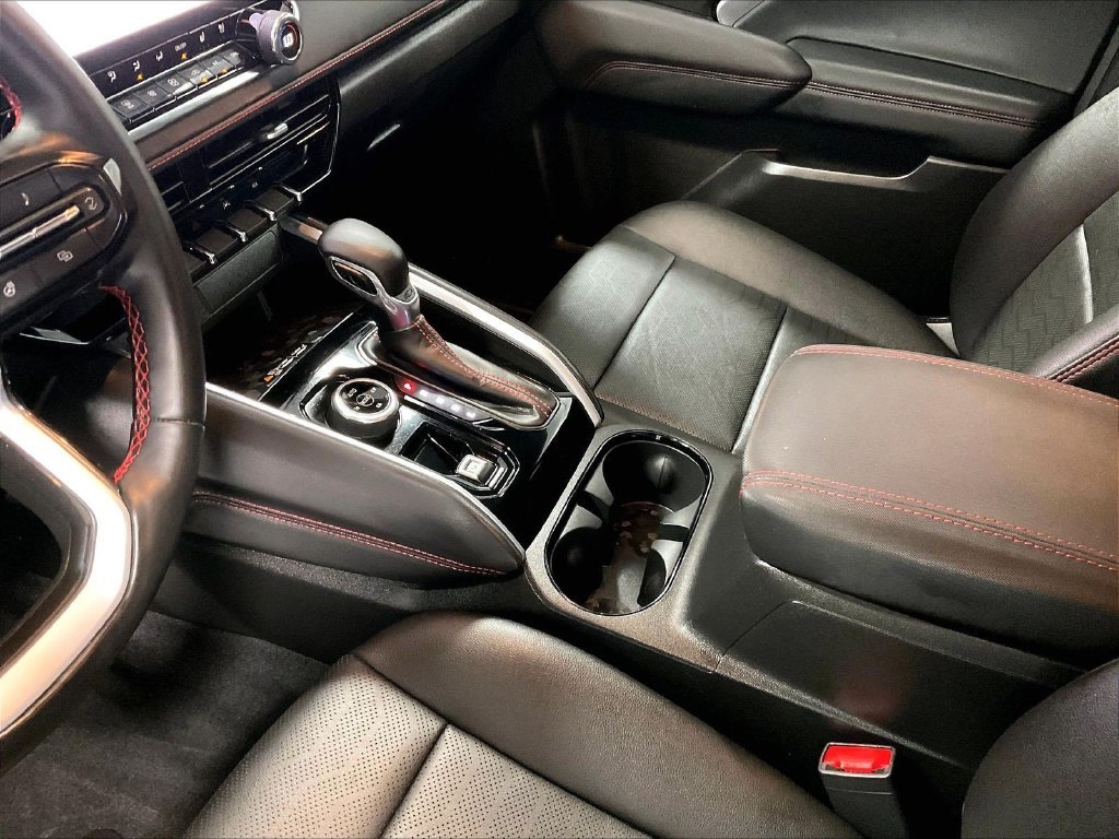 Used 2023 White Chevrolet Z71 image 20