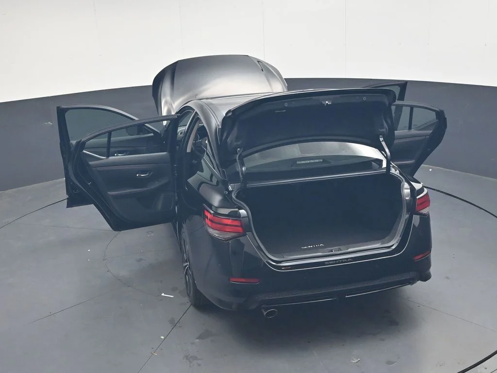 Used 2022 Black Nissan SR image 48