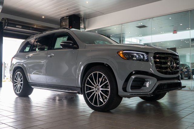 2026 Mercedes-Benz GLS GLS 580 4MATIC's photo