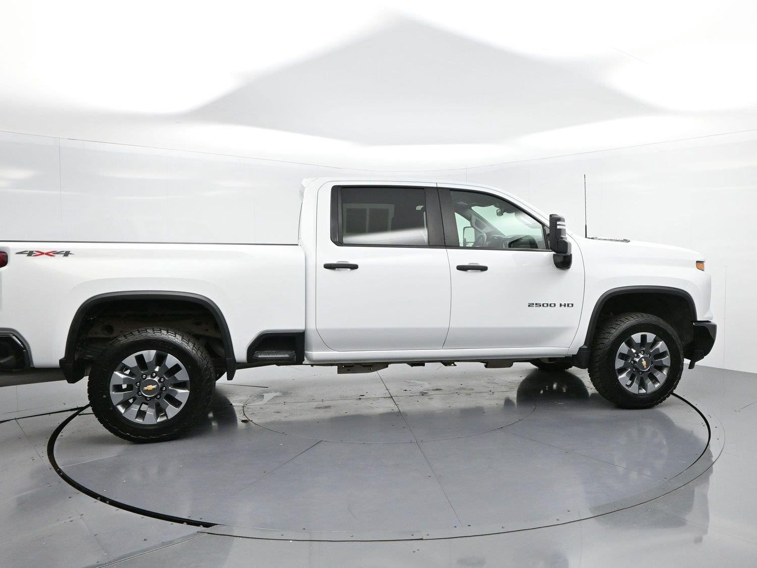 Used 2024 Summit White Chevrolet Custom image 8