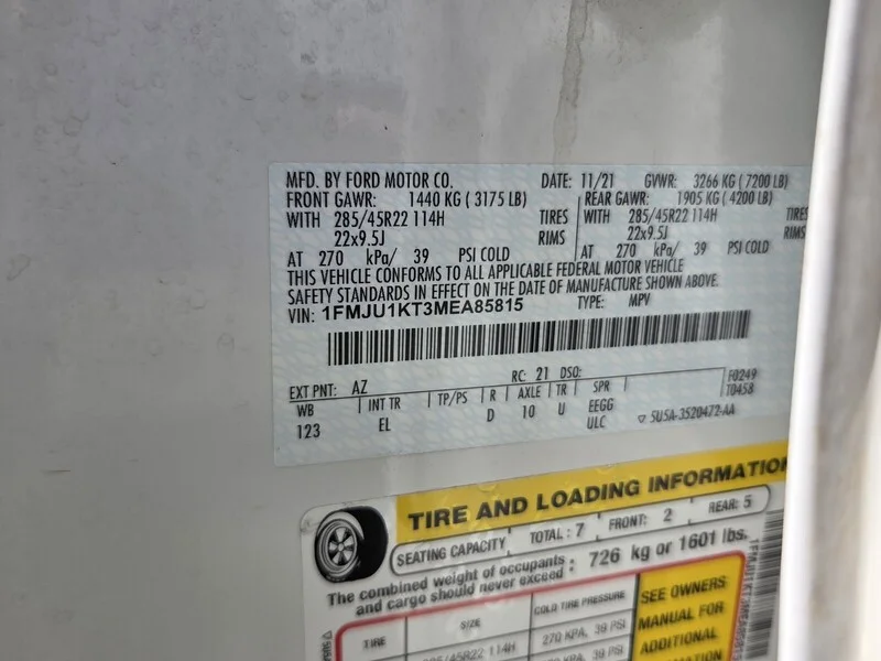 Used 2021 White Metallic FORD LIMITED image 22