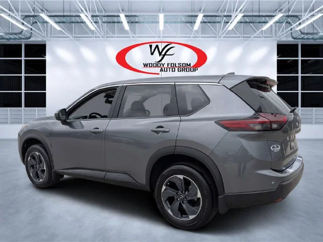Used 2025 Gray Nissan SV image 5