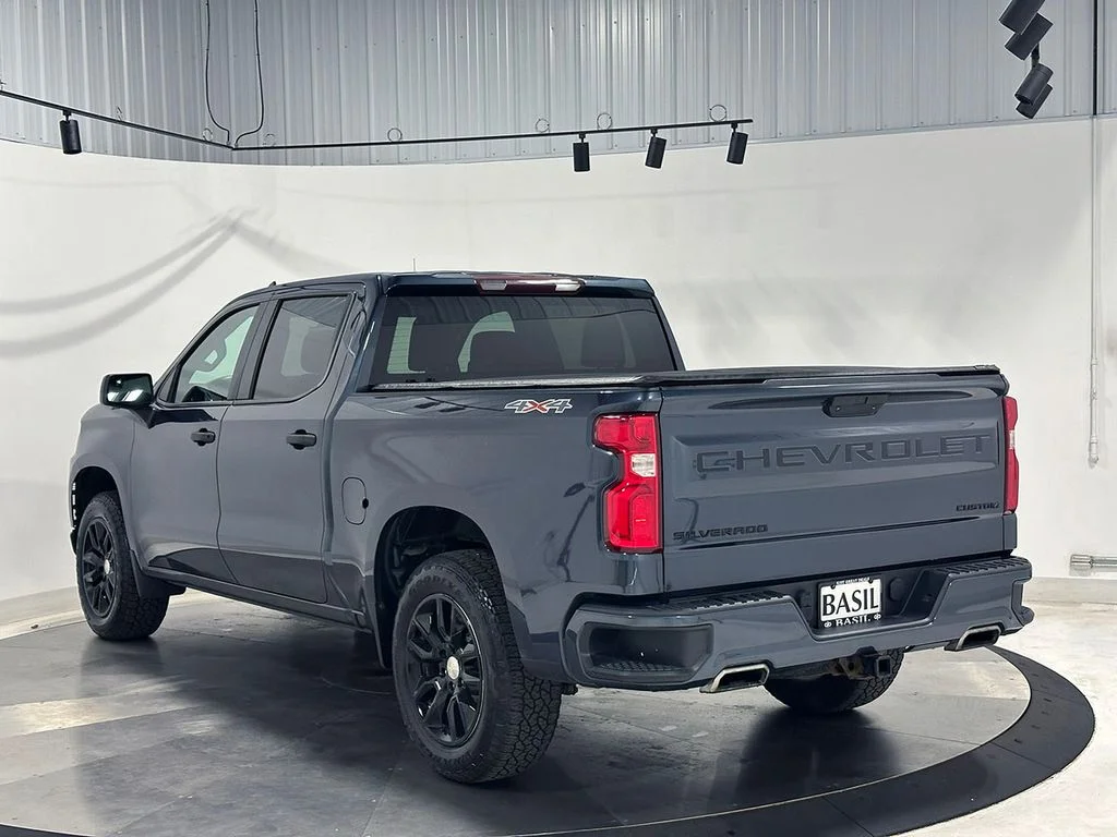 Used 2020 Gray Chevrolet Custom image 13
