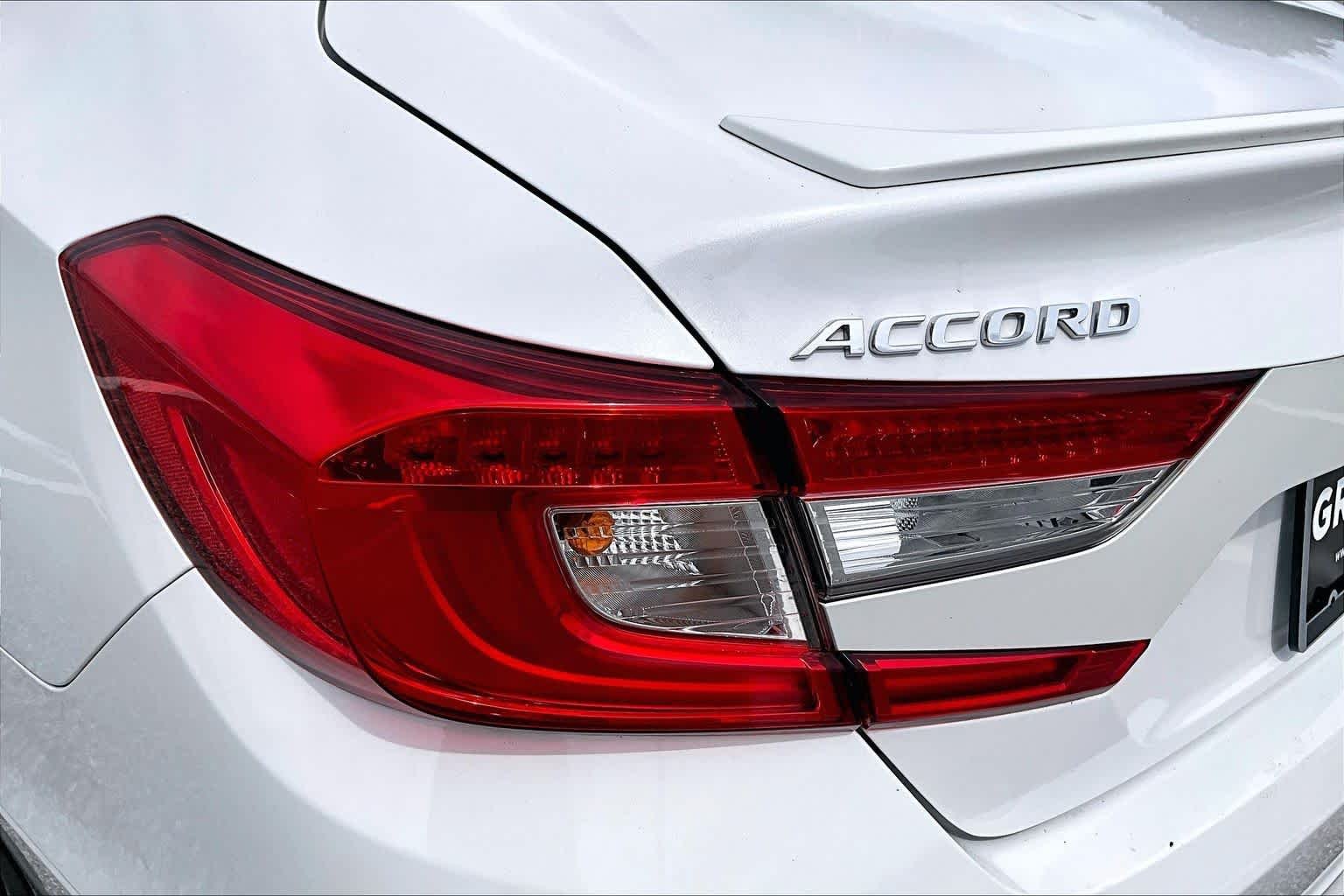 Used 2020 Platinum White Pearl Honda Sport image 29