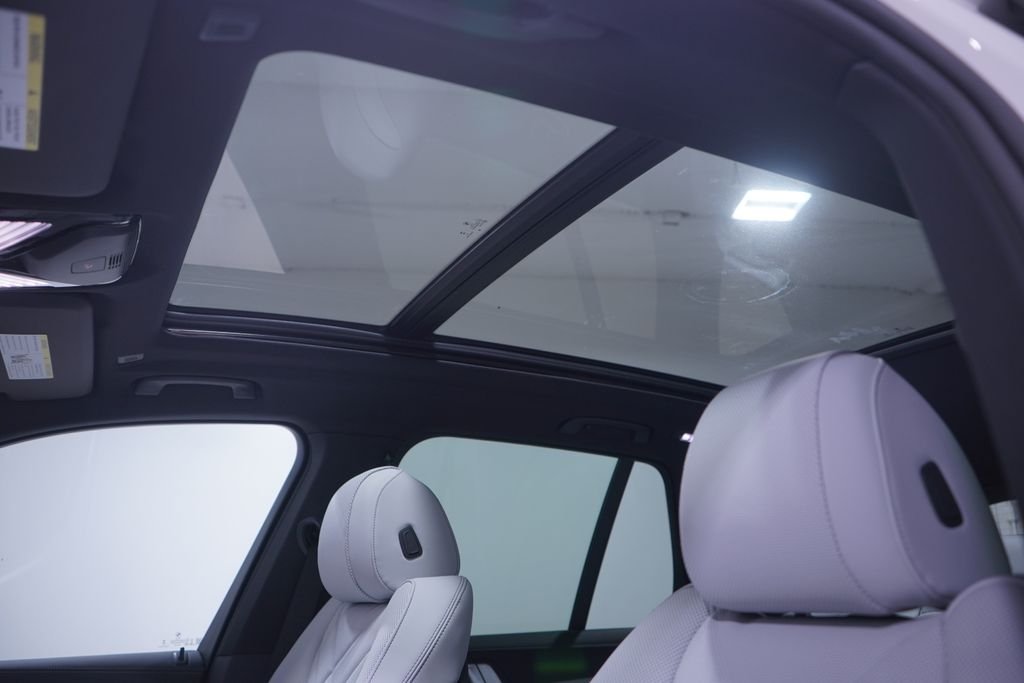 New 2026 Alpine White BMW sDrive40i image 8