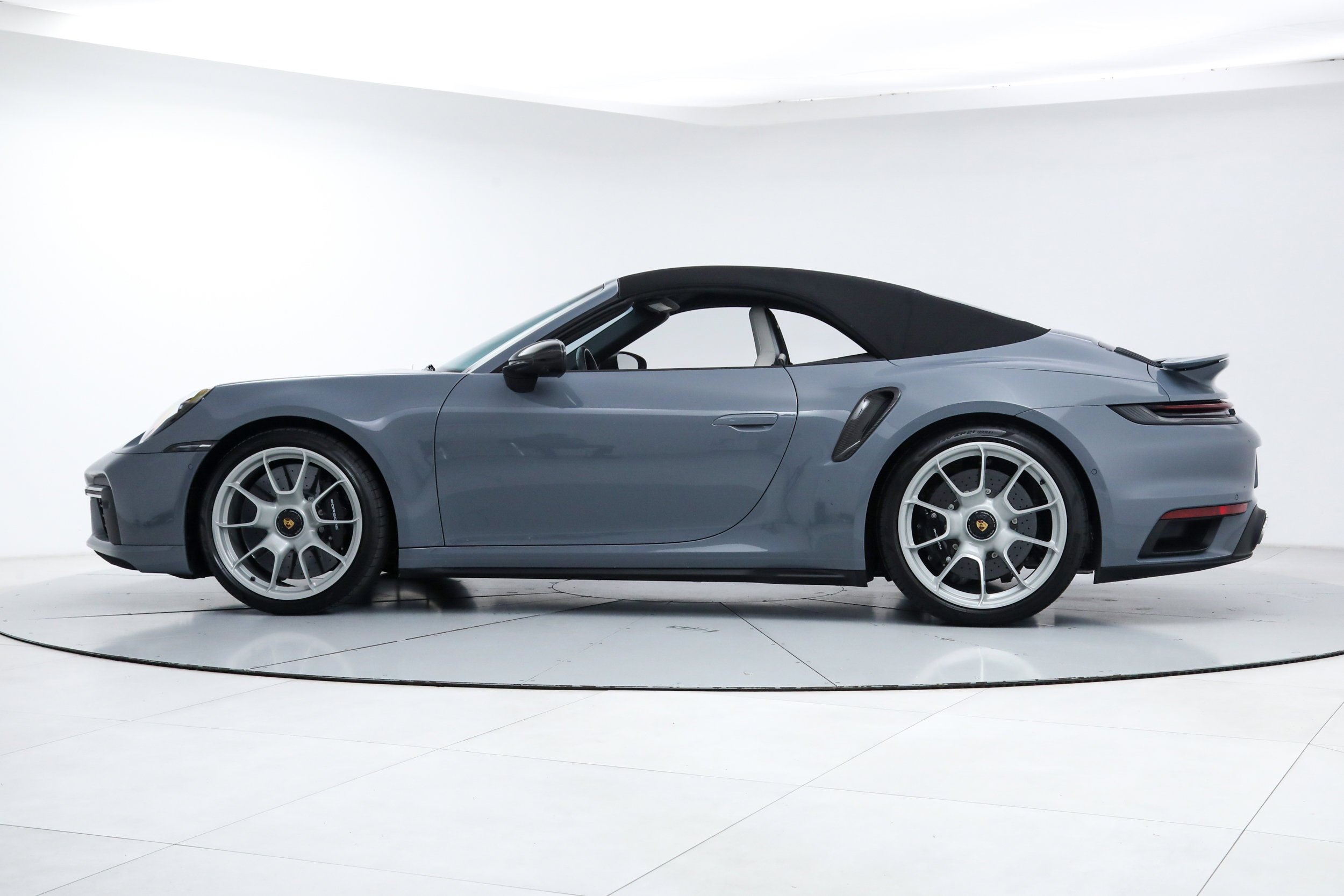 Used 2024 Gray Porsche Turbo S Cabriolet image 3
