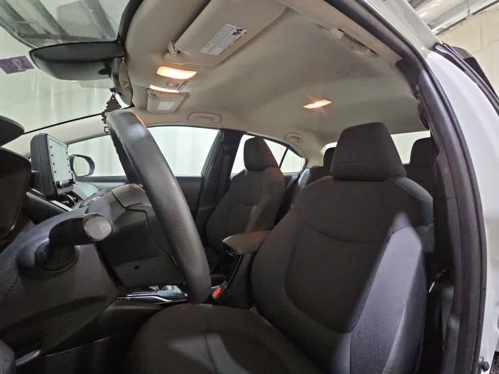 Used 2022 White Toyota LE image 6