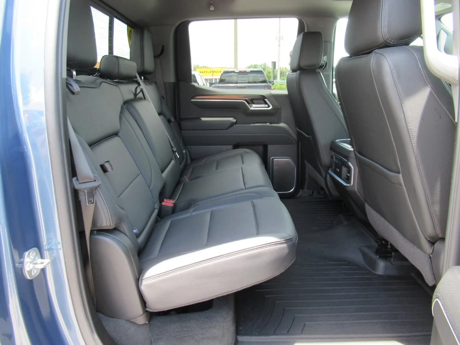 Used 2026  GMC Denali image 38