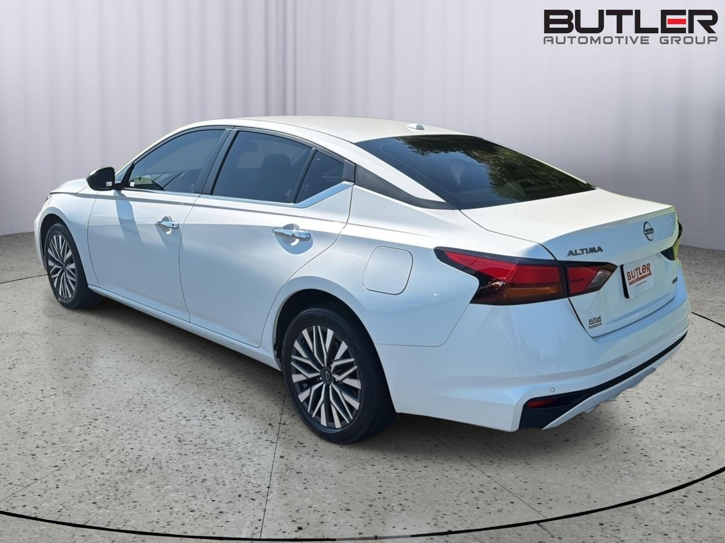 Used 2024 Pearl White Tricoat Nissan 2.5 SV image 4
