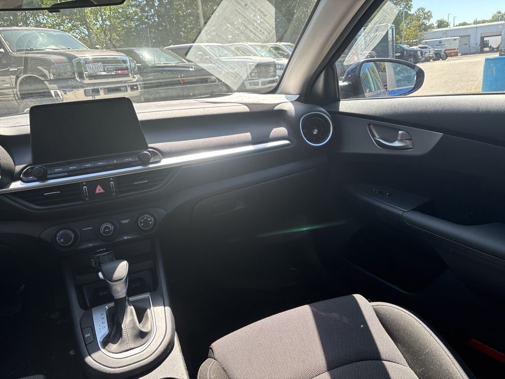 Used 2023 Blue Kia LXS image 11
