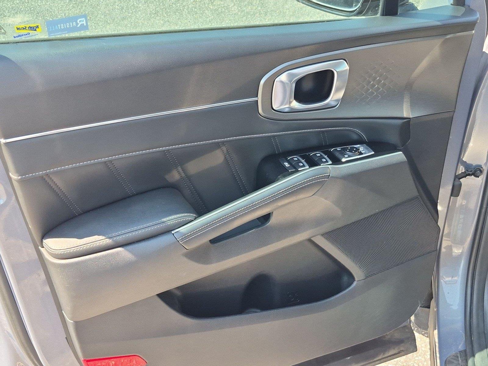 Used 2023 GRAVITY GRAY KIA  image 15