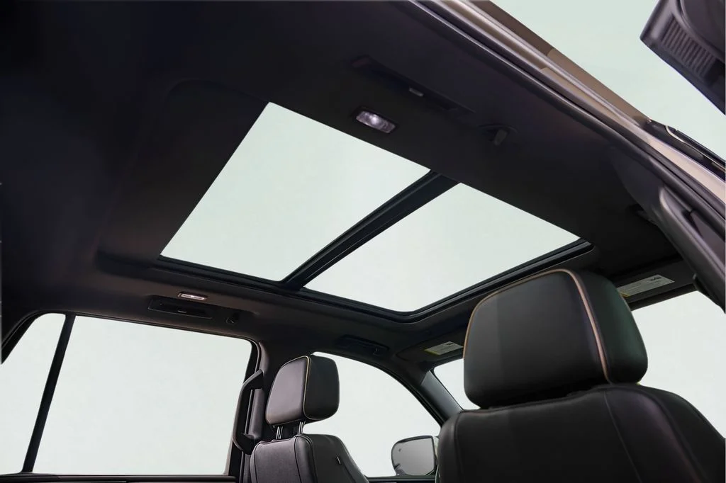 Used 2023 Beige Chevrolet Premier image 37
