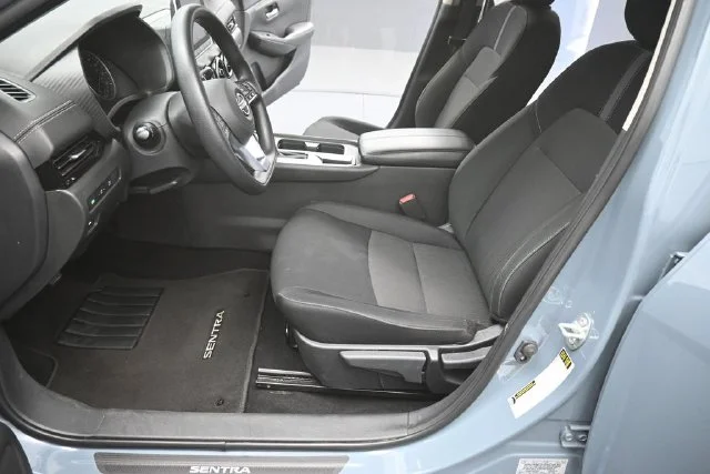 Used 2025 Gray Nissan SV image 27