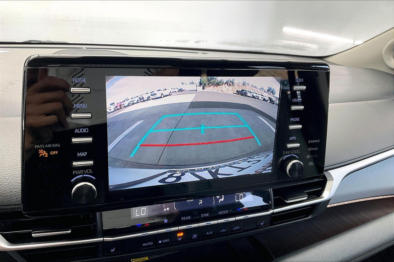 Used 2022 Wind Chill Pearl Toyota XLE image 24